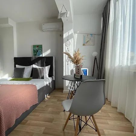 Bricks Apartment *