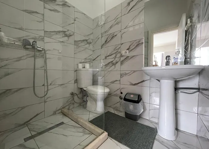 Bricks * ティラナ